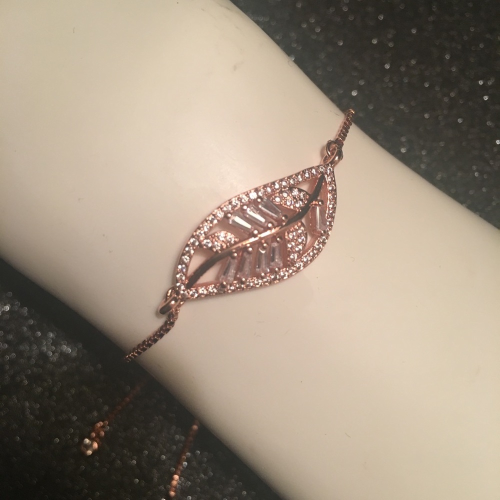 💕Rose Gold Plated Pave CZ Leaf Bracelet